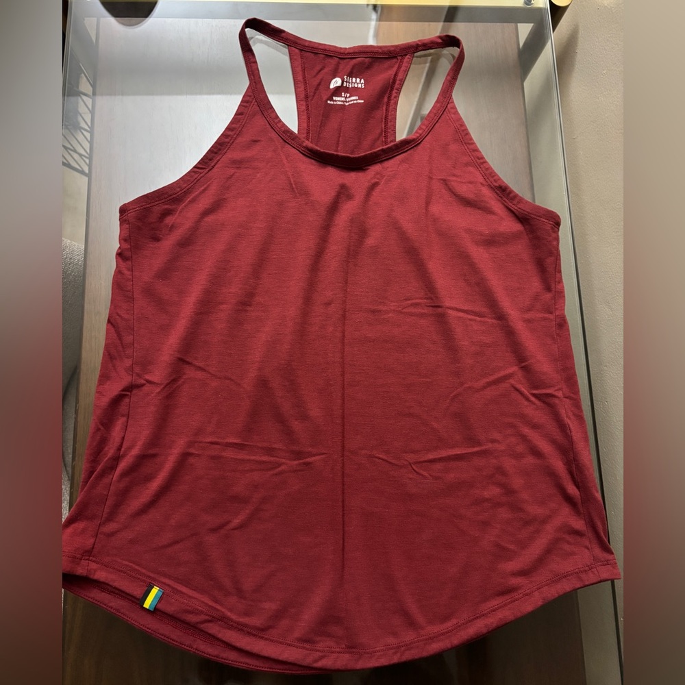Sierra Designs women’s small red tank top